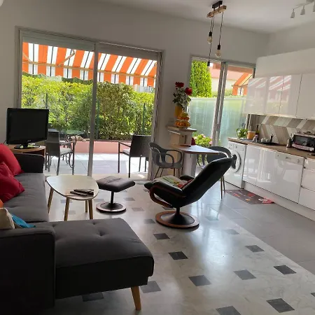 Smart Apartment-center Cap D'ail 아파트 *
